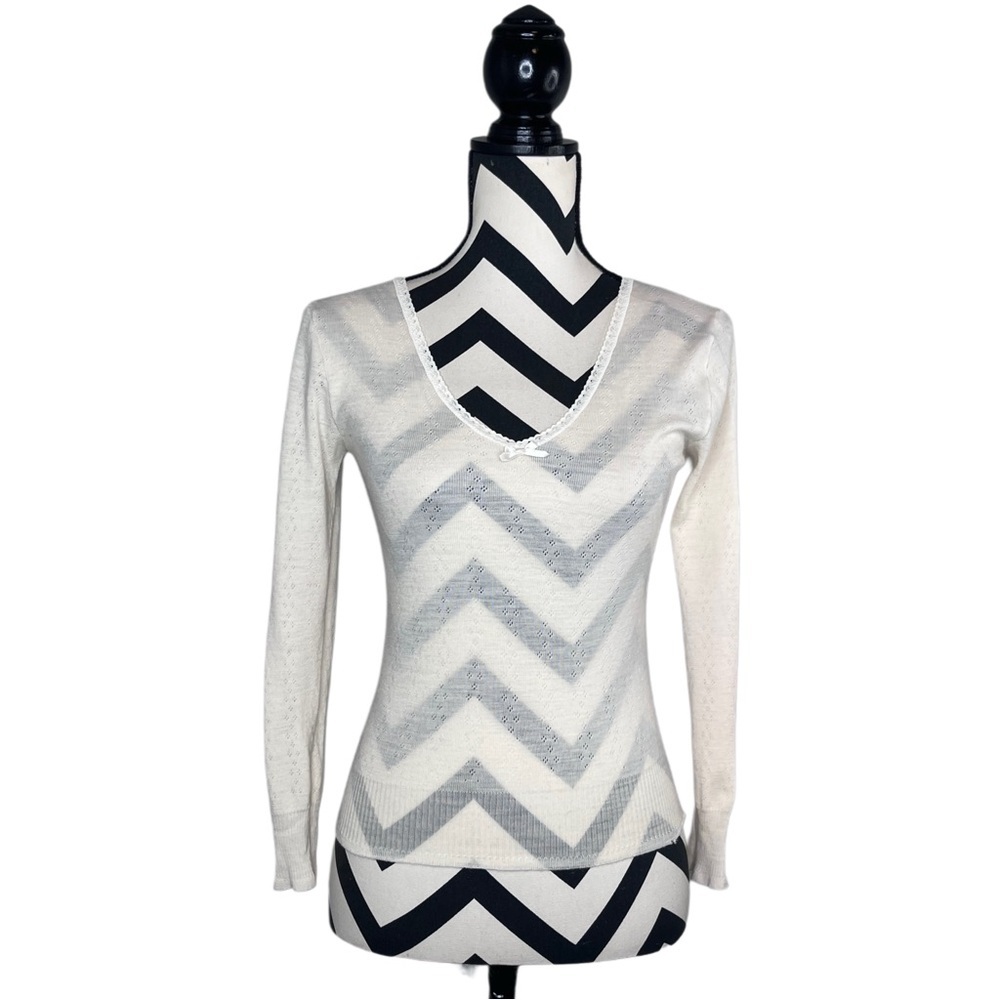 Vintage Sz S Pure New Wool Sheer Lace Trine Coquette Dainty Long-Sleeve Sweater